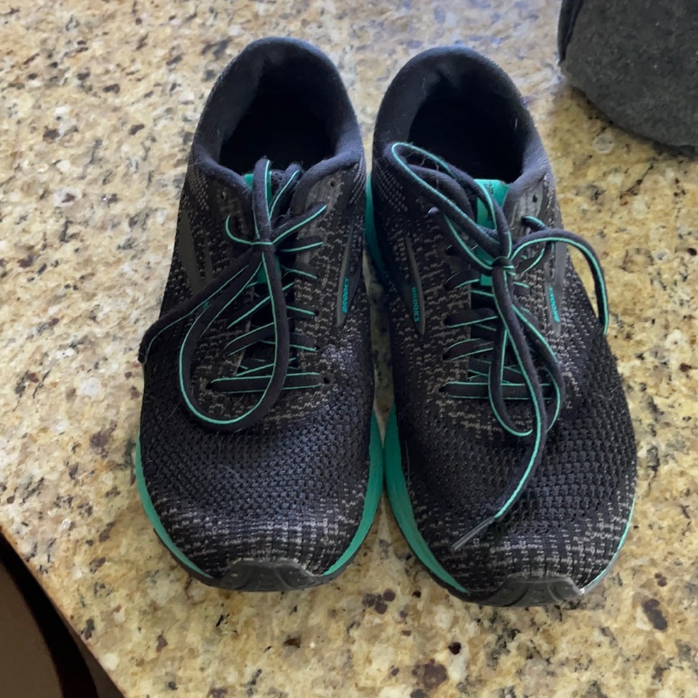 Brooks Women's Black and Teal Athletic Running Shoes